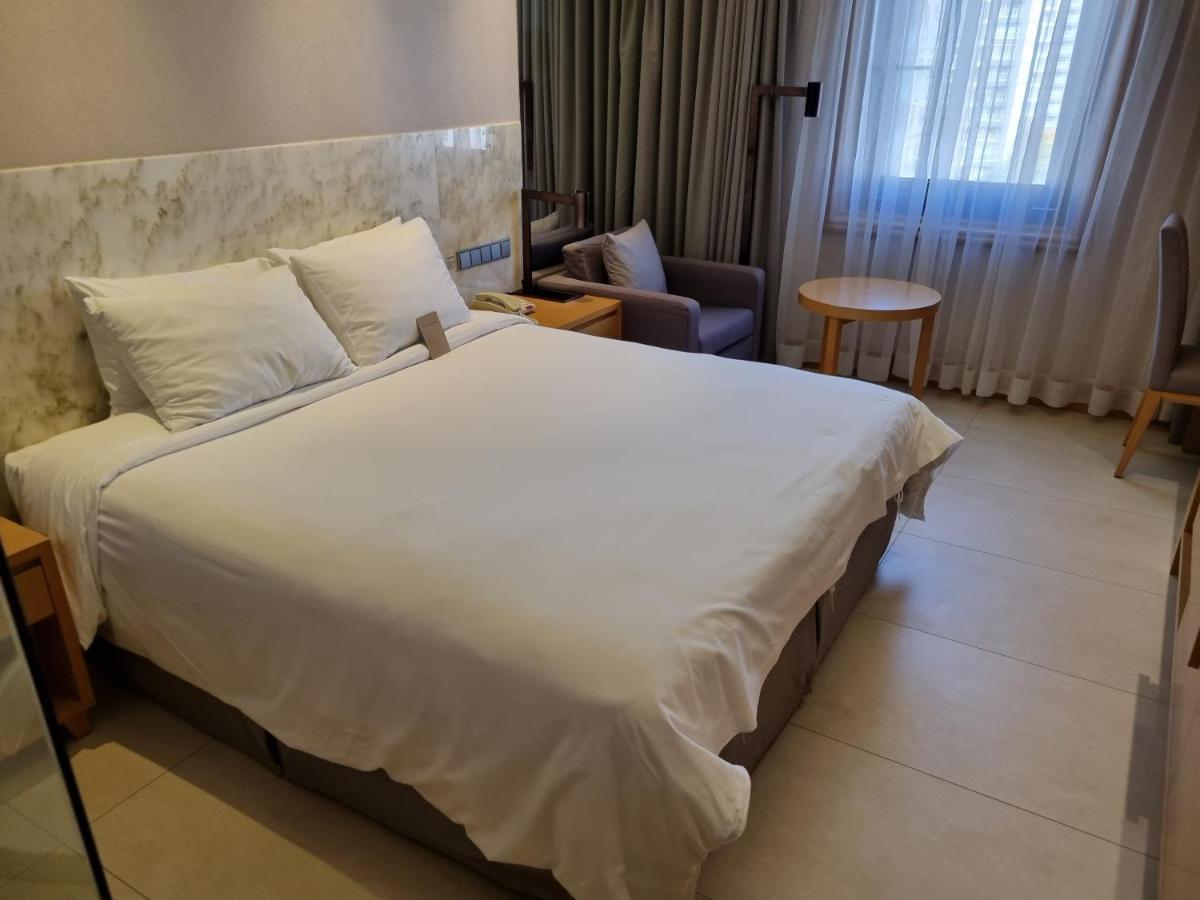 Pinegrove Hotel Gimhae Exterior foto
